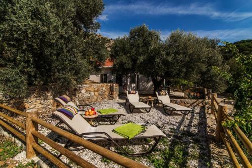 Christos Place