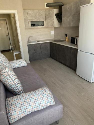 Apartment On Tolstogo 130