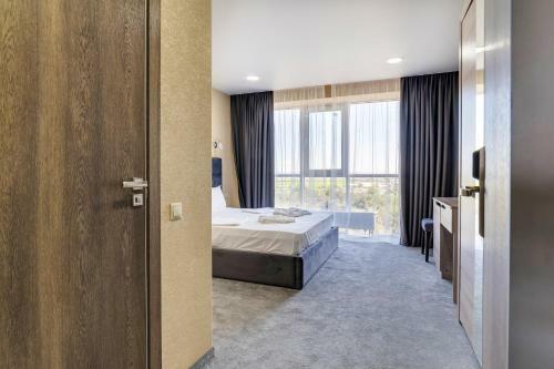 Grand Sapphire Hotel