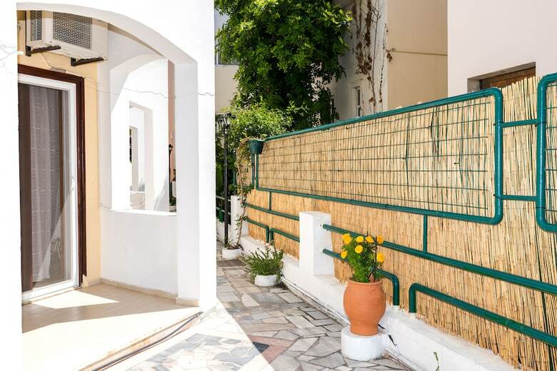 Erato Hotel Apartments