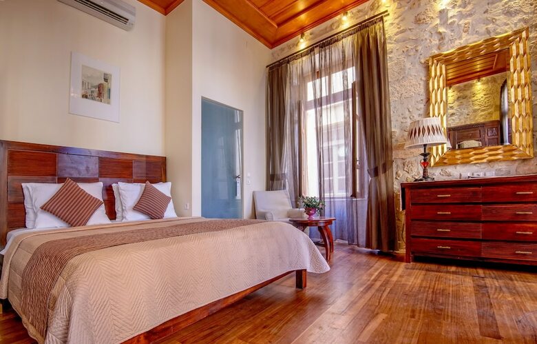 Leo Hotel