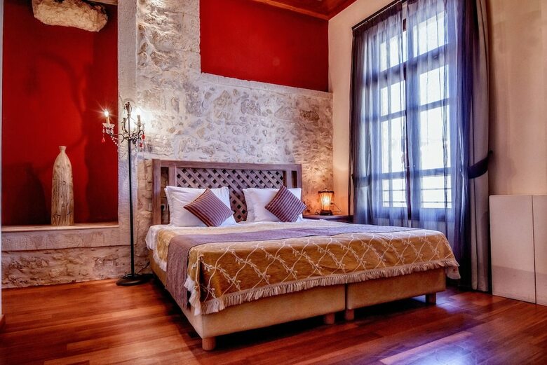 Leo Hotel