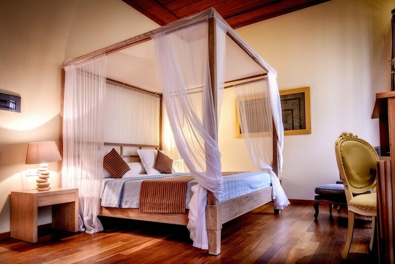 Leo Hotel