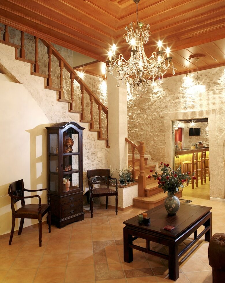 Leo Hotel