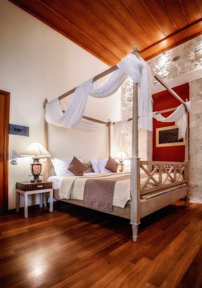 Leo Hotel