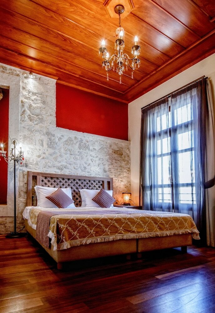 Leo Hotel