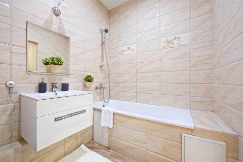 Apartment On Oktyabrskaya 181/2