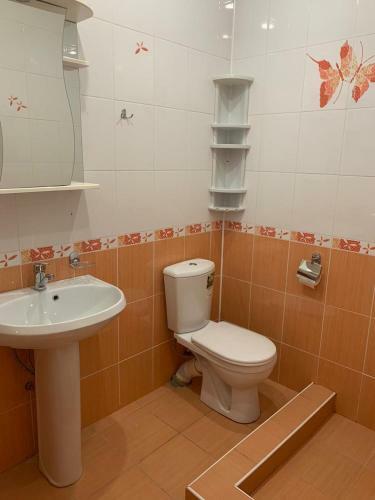 Hostal Ten Zero Six Guest House