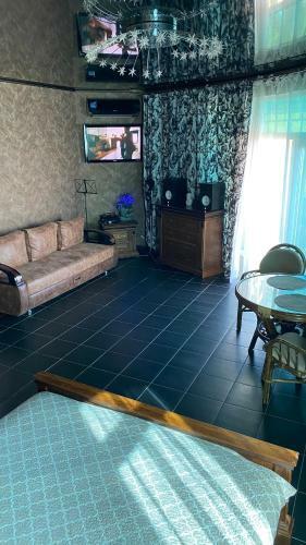Hostal Ten Zero Six Guest House