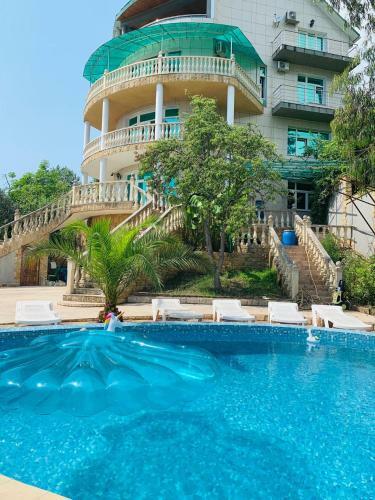 Hostal Ten Zero Six Guest House