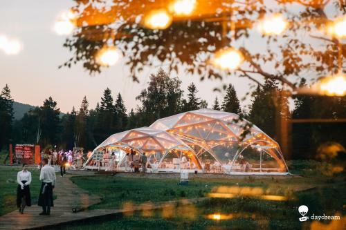 Daydream Forest Glamping And Snow Hotel