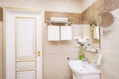 Stoleshnikov Boutique Hotel