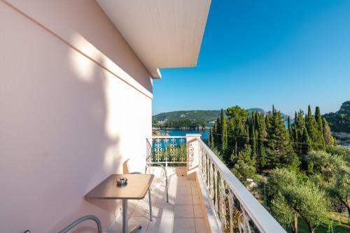 Odysseus Hotel