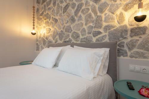 Rapanos Apartments