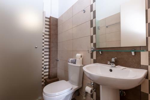 Rapanos Apartments