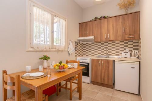 Rapanos Apartments