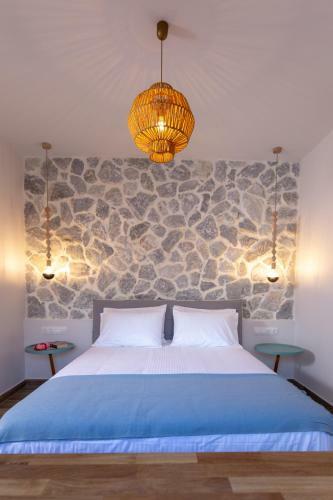 Rapanos Apartments