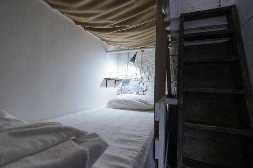 Keds. Hostel & Coffee House