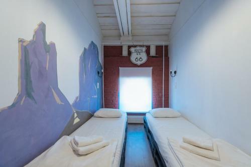Keds. Hostel & Coffee House