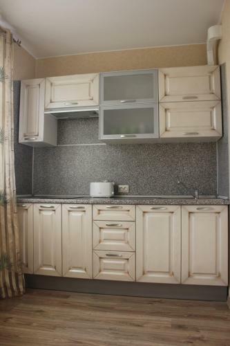 Apartment Tikhomirova 1