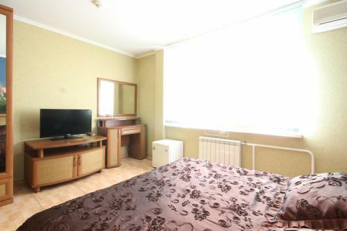 Hotel Nadezhda And K