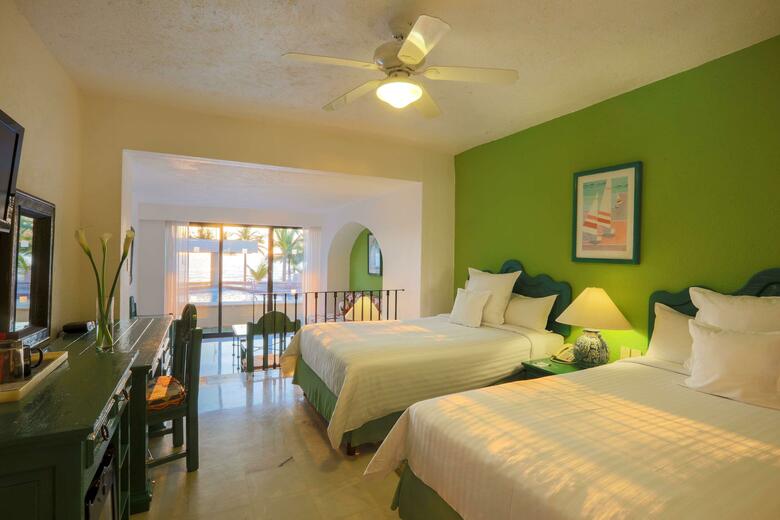 Hotel Barcel� Ixtapa