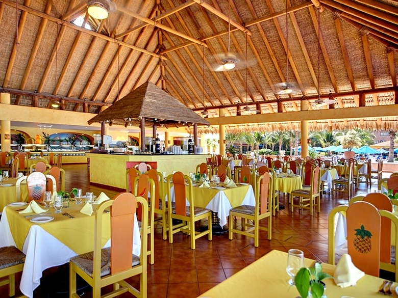 Hotel Barcel� Ixtapa