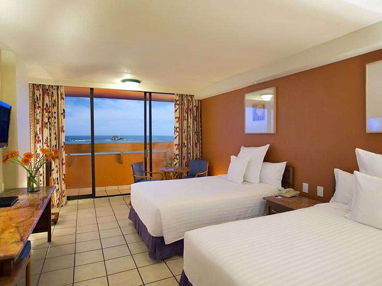 Hotel Barcel� Ixtapa