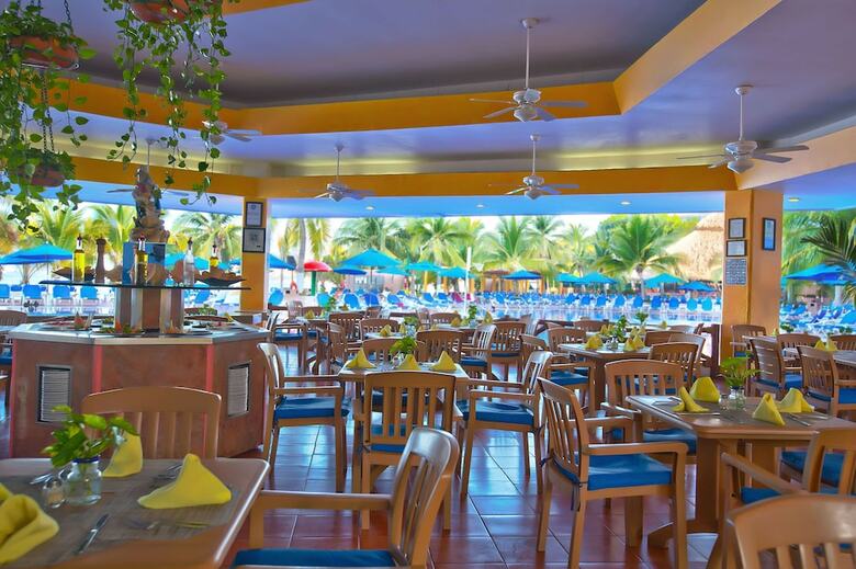 Hotel Barcel� Ixtapa