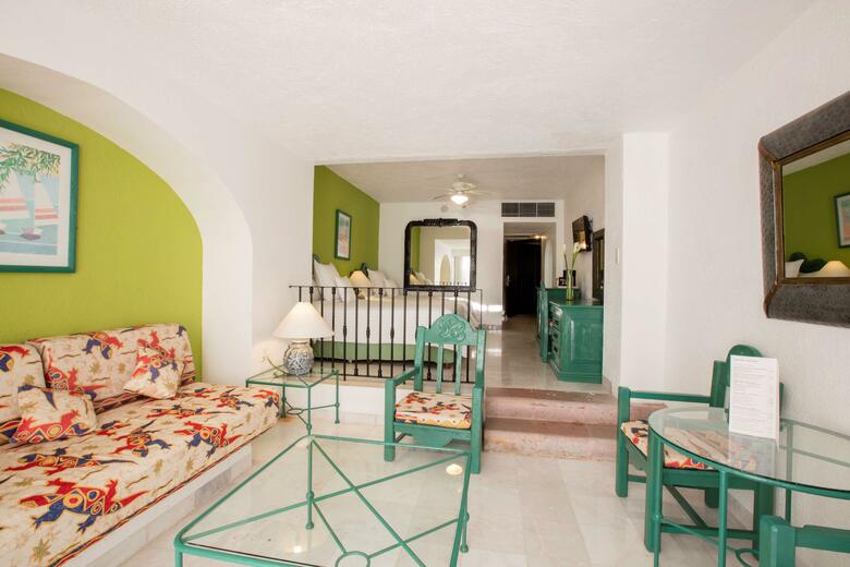 Hotel Barcel� Ixtapa