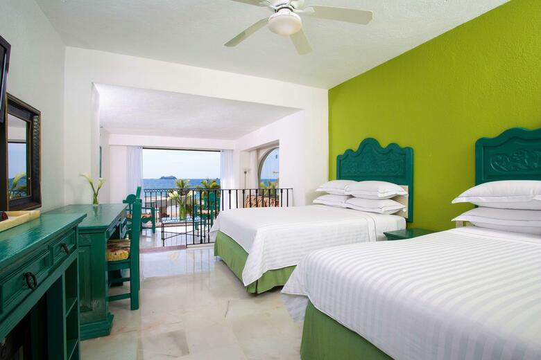 Hotel Barcel� Ixtapa