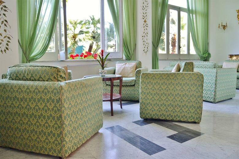 Hotel Carlton International