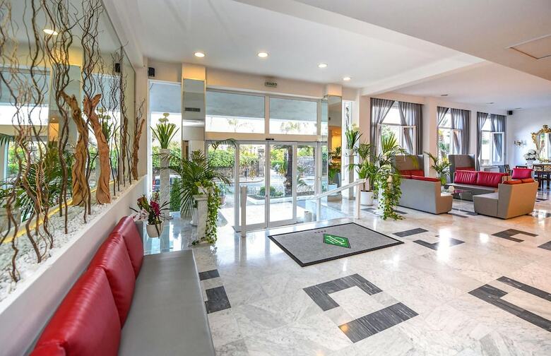 Hotel Carlton International