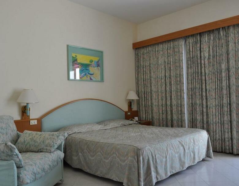 Hotel Carlton International