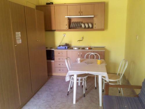 Hostal Asprovalta Rooms