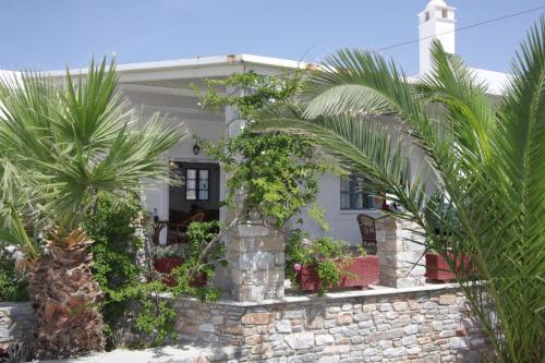 Manos Apartments