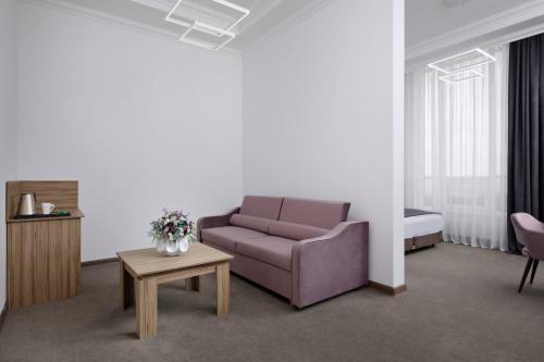 Hotel Orlinye Skaly