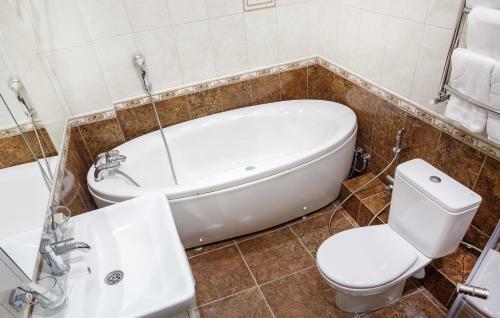Goluboe Ozero Hotel