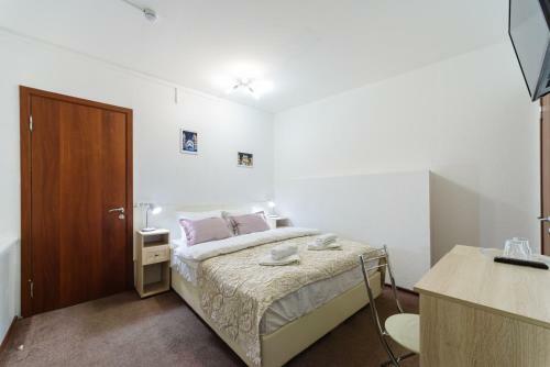 Simple Bon Voyage Hotel