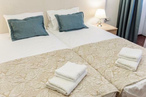 Simple Bon Voyage Hotel