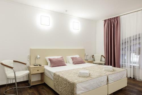 Simple Bon Voyage Hotel