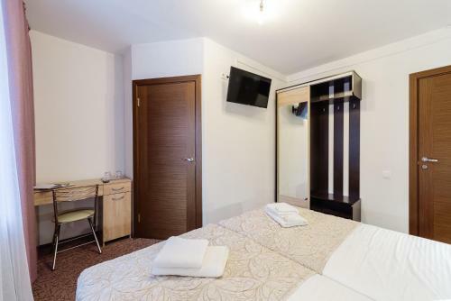 Simple Bon Voyage Hotel