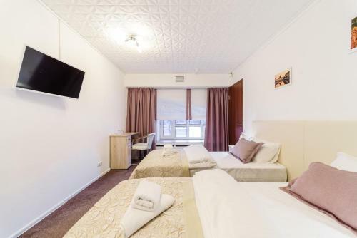 Simple Bon Voyage Hotel