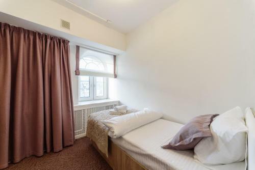 Simple Bon Voyage Hotel