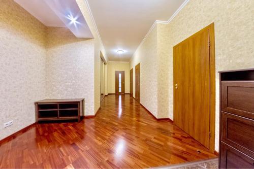 Hth24 Apartments On Nevskiy Prospekt 168