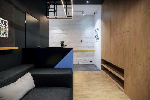 Inbox Capsule Hotel
