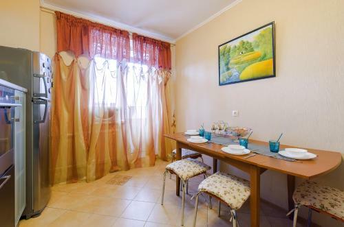 Apartamento Flat On Bogatyrskiy