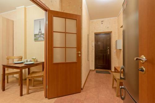 Apartamento Flat On Bogatyrskiy