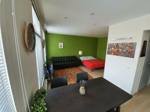 Maximus Apartments In Avenue