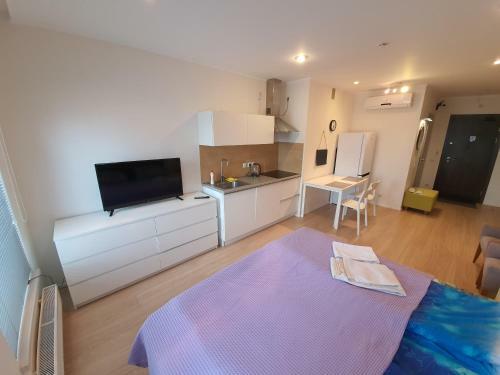 Maximus Apartments In Avenue